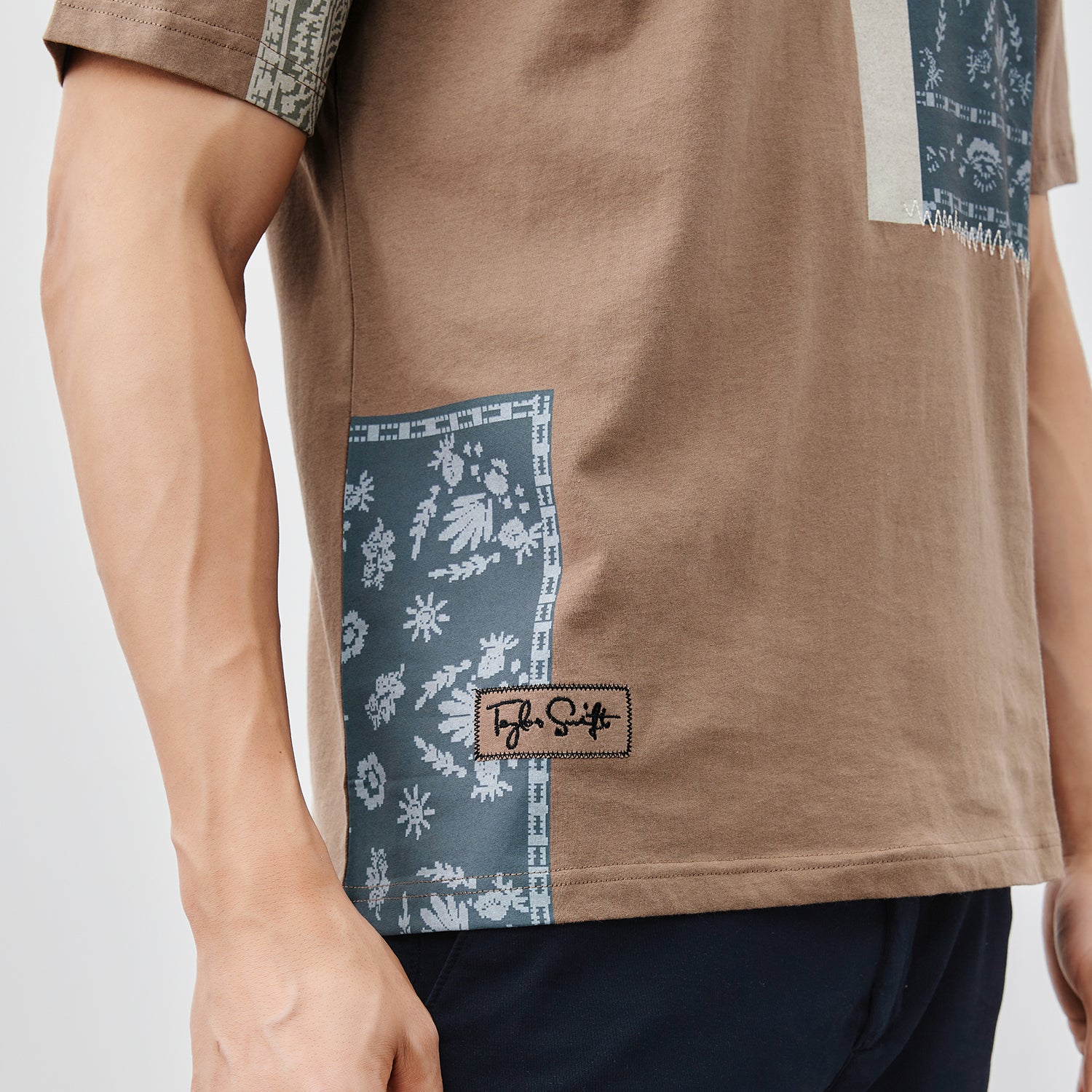 日本公式の通販 AACA vintage Tシャツ bf - トップス